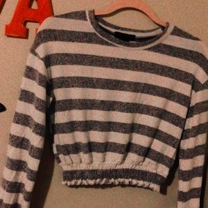 Long sleeve crop top